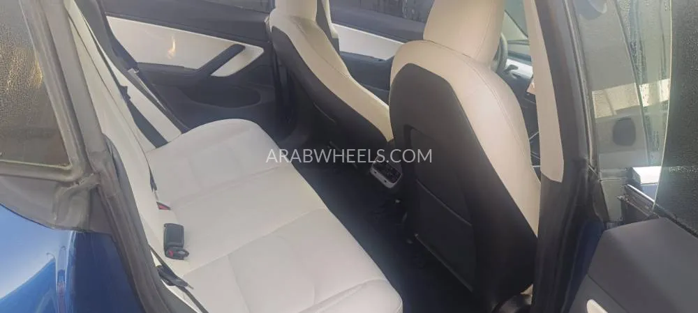 Tesla Model 3 2020 for Sale in Ajman Image-9