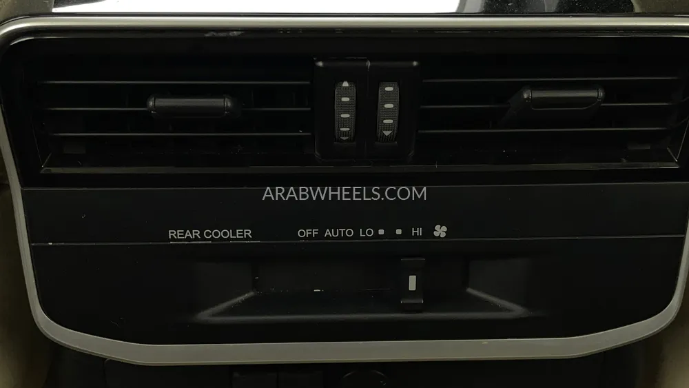 تويوتا لاند كروزر 2024 for Sale in دبي Image-25