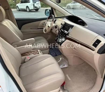 Toyota Previa 2020 for Sale in Dubai Image-7