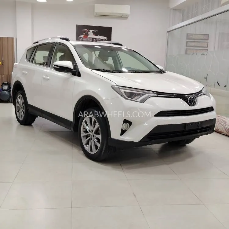 Toyota Rav4 2017 for Sale in Sharjah Image-2
