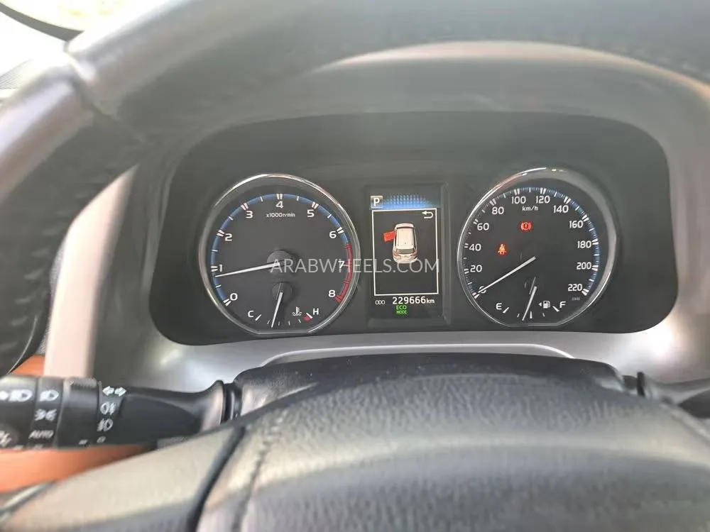 Toyota Rav4 2017 for Sale in Sharjah Image-12