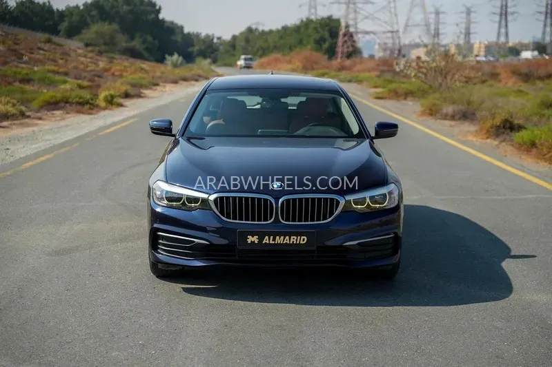 بي إم دبليو الفئة الخامسة 2020 for Sale in الشارقة Image-3