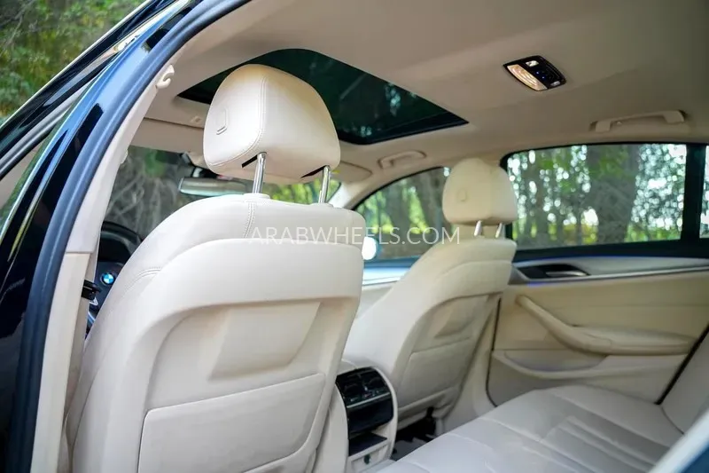 بي إم دبليو الفئة الخامسة 2020 for Sale in الشارقة Image-6