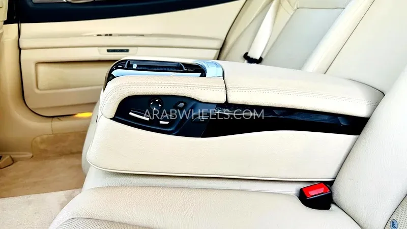 BMW 7 series 2010 for Sale in Dubai Image-10