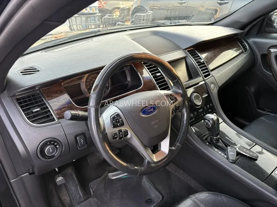 Ford Taurus 2016 for Sale in Sharjah Image-9