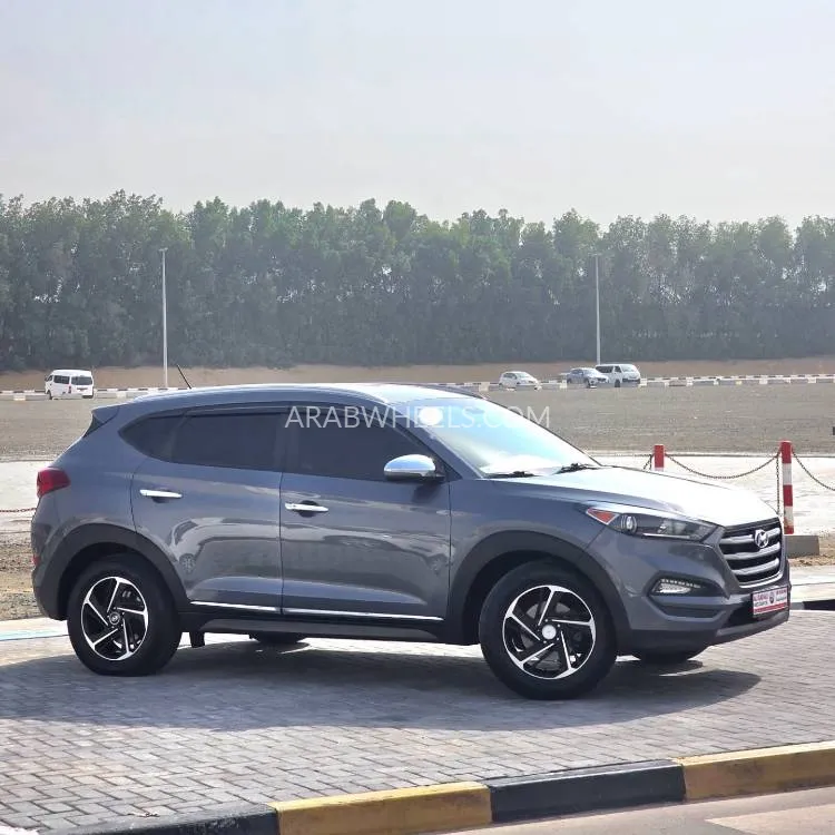 Hyundai Tucson 2016 for Sale in Sharjah Image-4
