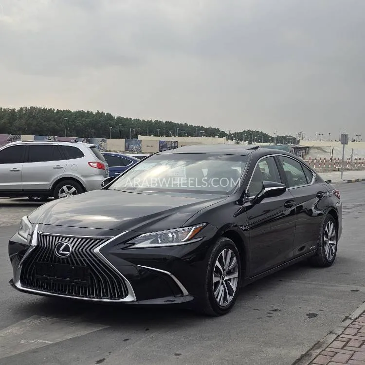 Lexus ES 2020 for Sale in Sharjah Image-3