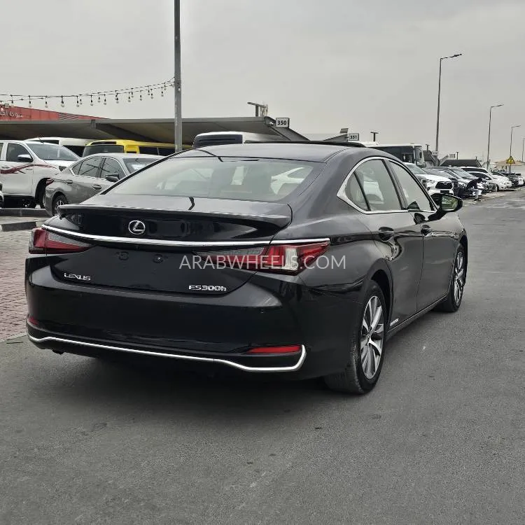 Lexus ES 2020 for Sale in Sharjah Image-14