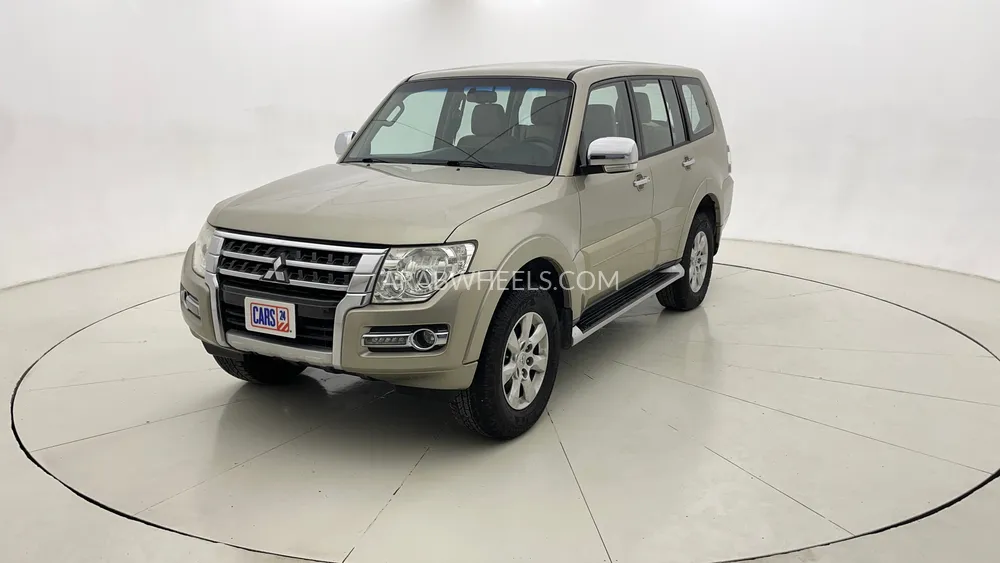 ميتسوبيشي باجيرو 2017 for Sale in دبي Image-7