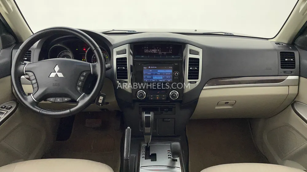 ميتسوبيشي باجيرو 2017 for Sale in دبي Image-12