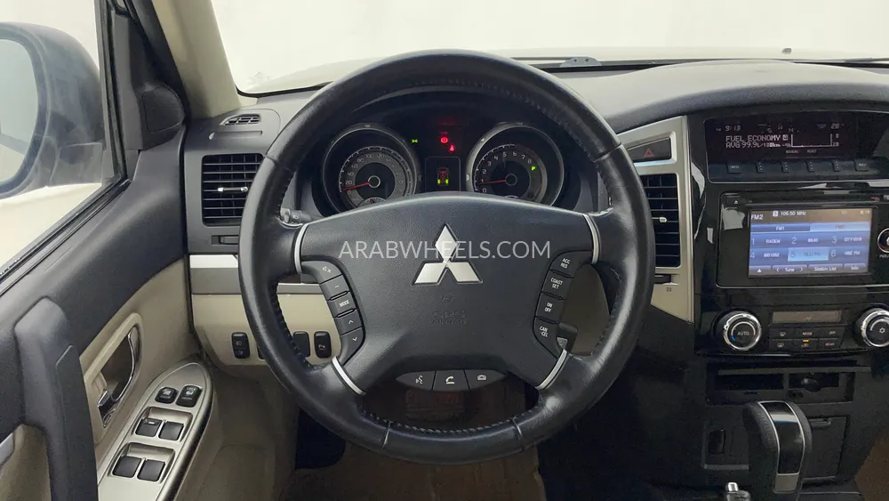 ميتسوبيشي باجيرو 2017 for Sale in دبي Image-17