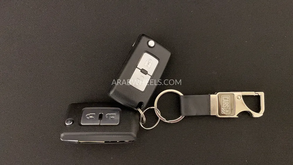 ميتسوبيشي باجيرو 2017 for Sale in دبي Image-27