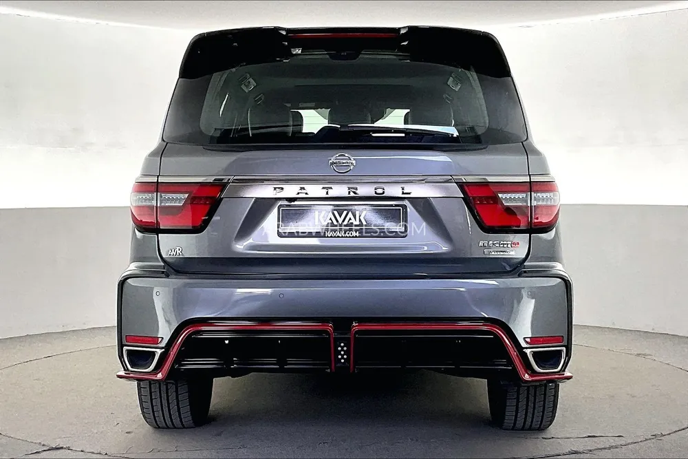 Nissan Patrol 2021 for Sale in Dubai Image-5