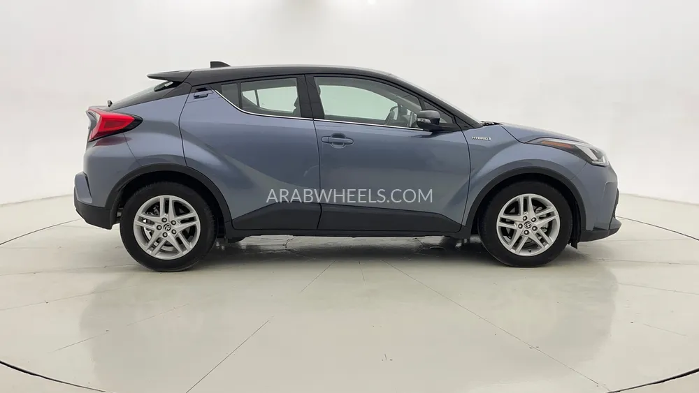 Toyota C-HR 2023 for Sale in Dubai Image-2