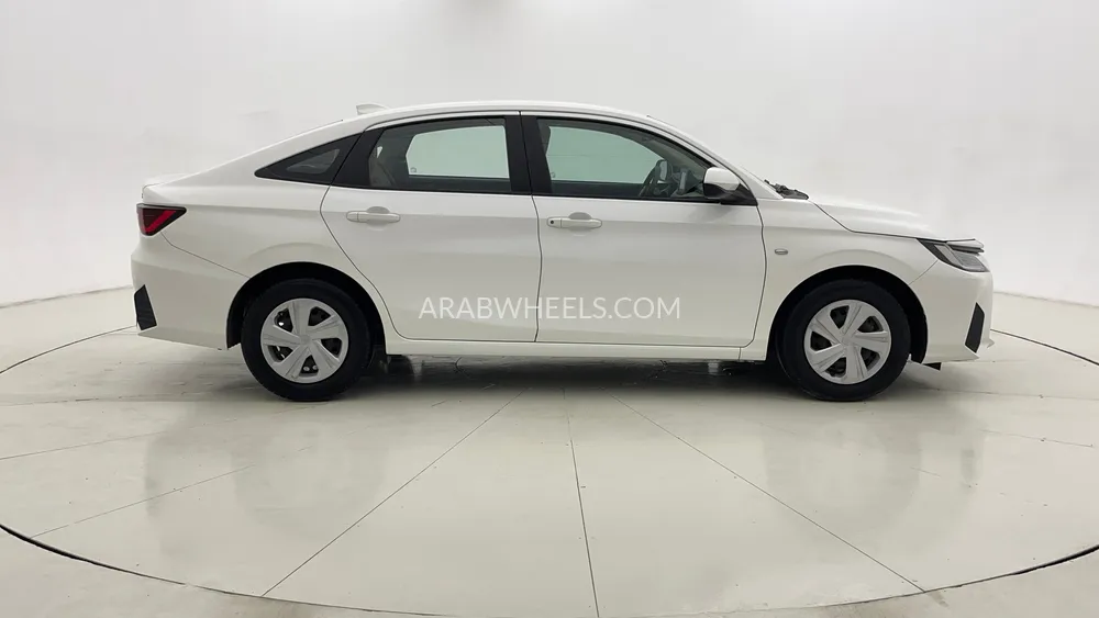 Toyota Yaris 2023 for Sale in Dubai Image-2