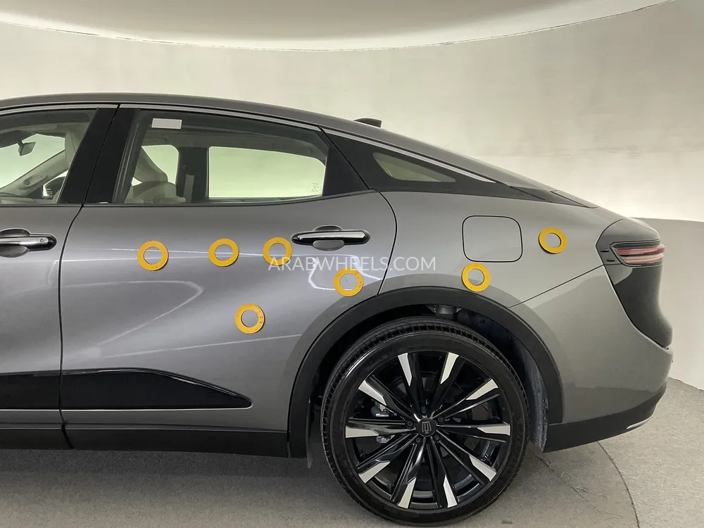 Toyota Crown 2023 for Sale in Sharjah Image-33