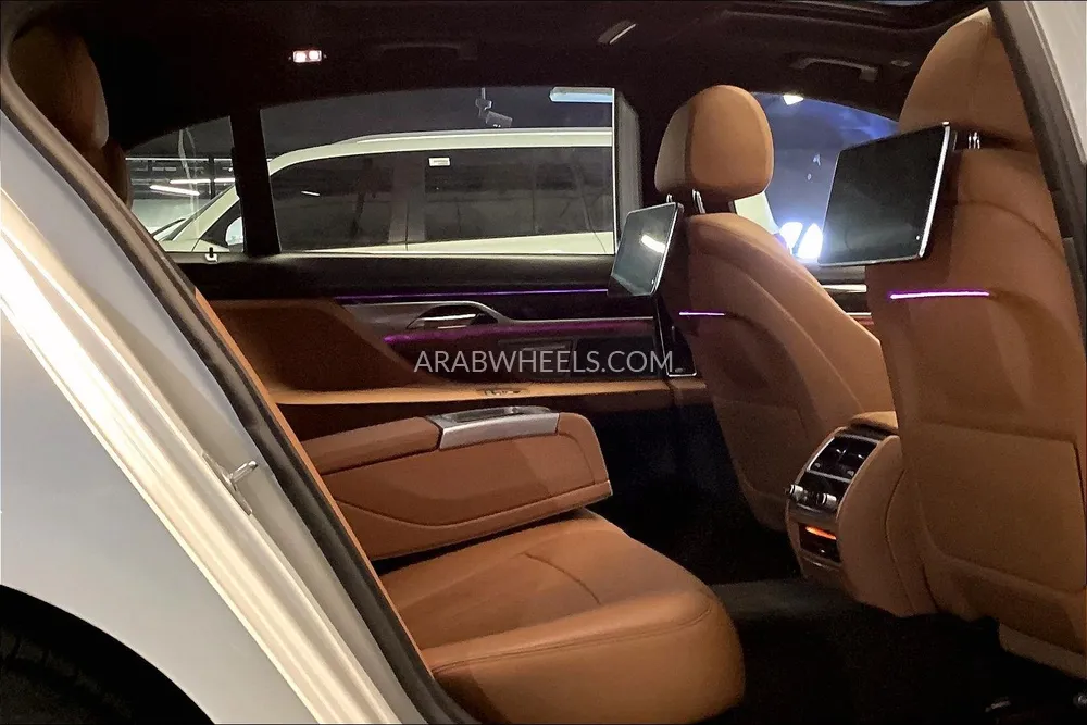 BMW 7 series 2020 for Sale in Sharjah Image-14