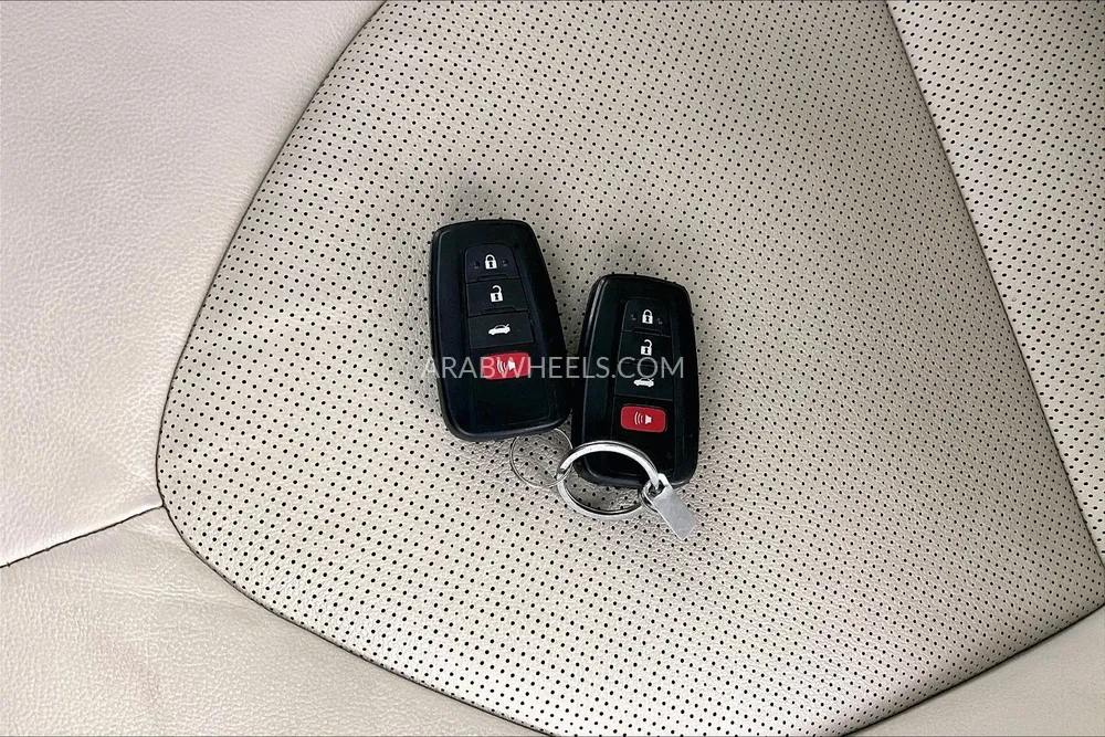 Toyota Camry 2024 for Sale in Dubai Image-17