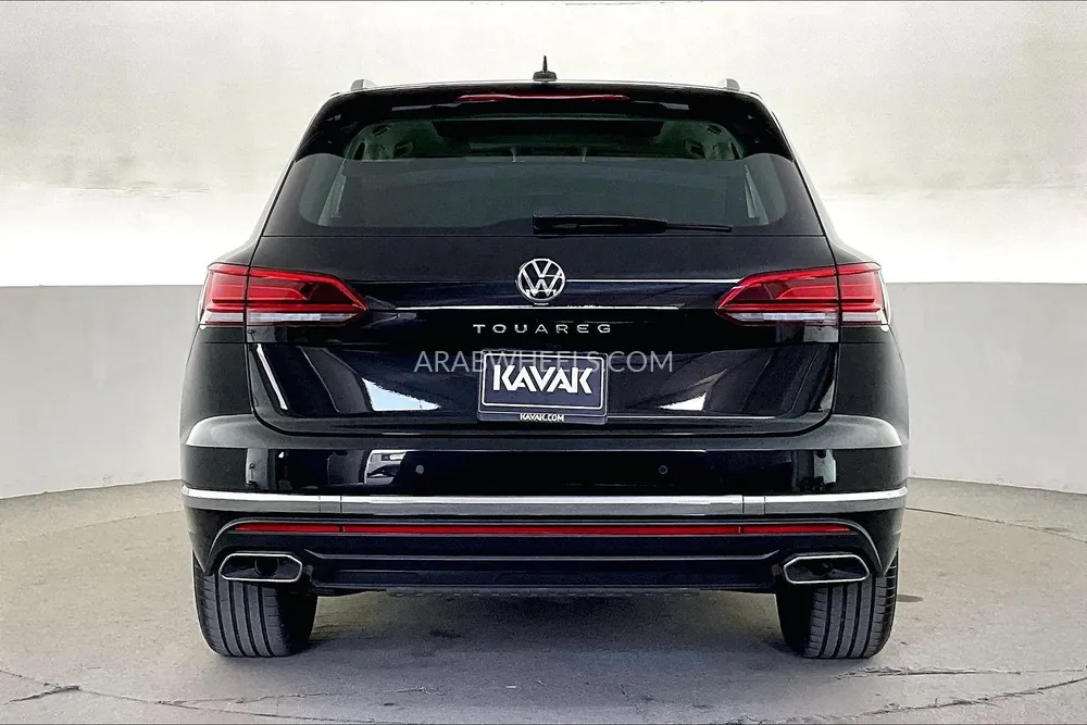 Volkswagen Touareg 2023 for Sale in Sharjah Image-5
