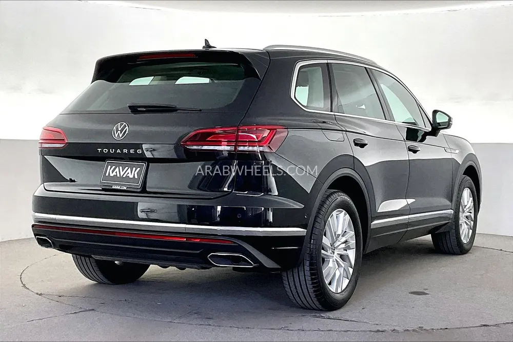 Volkswagen Touareg 2023 for Sale in Sharjah Image-6