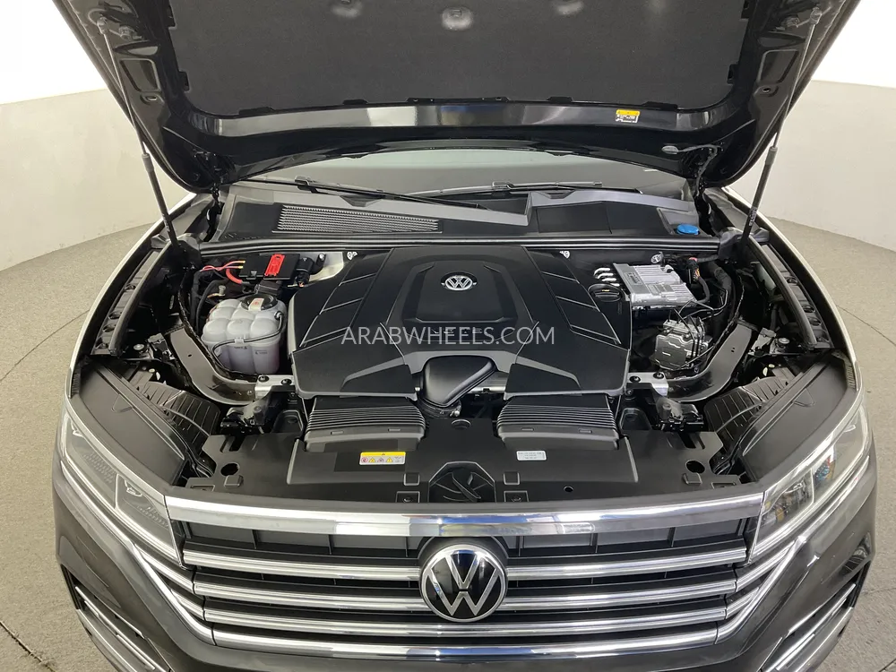 Volkswagen Touareg 2023 for Sale in Sharjah Image-21