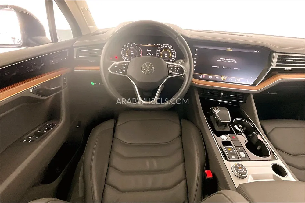 Volkswagen Touareg 2023 for Sale in Sharjah Image-30