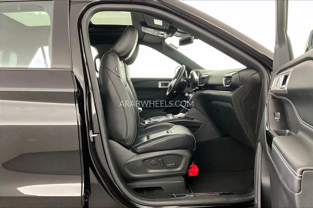 Ford Explorer 2022 for Sale in Dubai Image-13