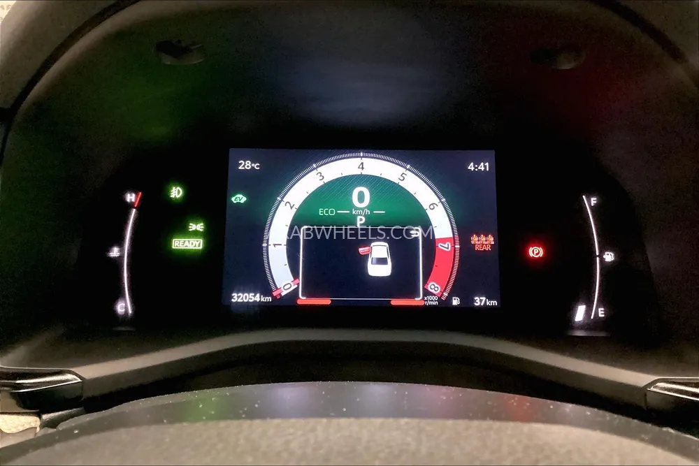 تويوتا كامري 2025 for Sale in الشارقة Image-12