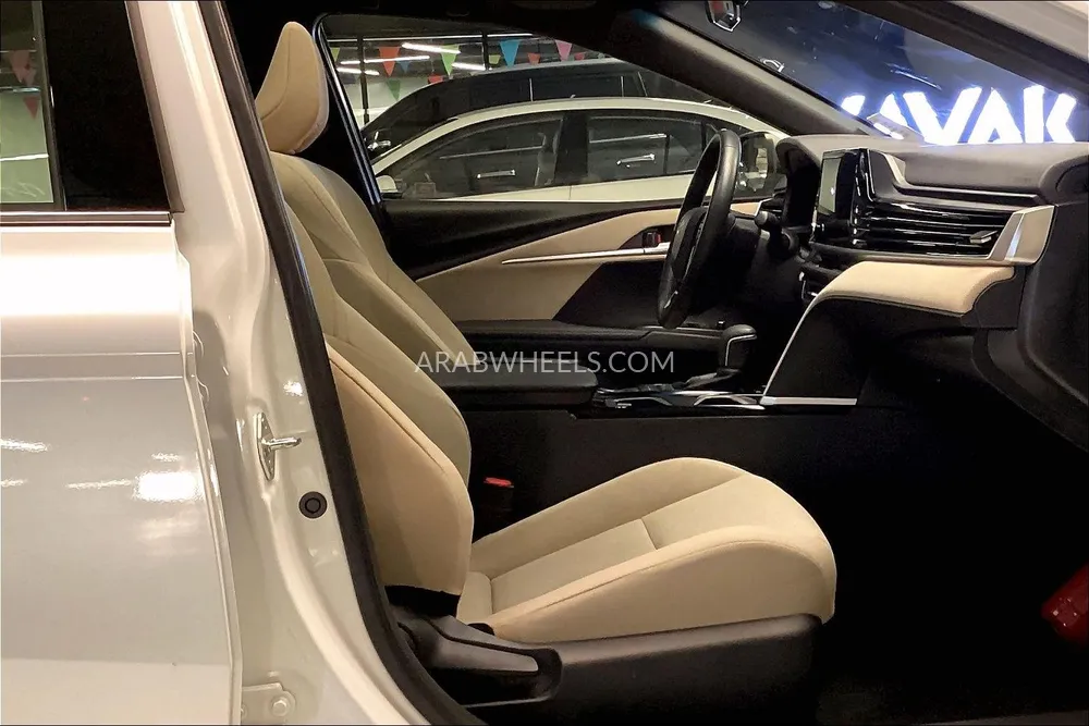 تويوتا كامري 2025 for Sale in الشارقة Image-22