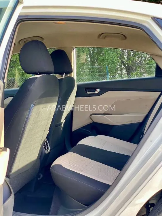 Hyundai Accent 2019 for Sale in Sharjah Image-8