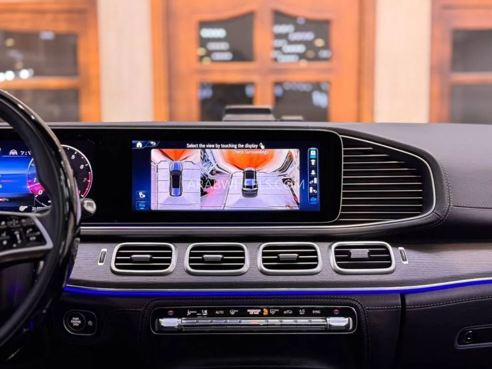 مرسيدس بنز GLS 2024 for Sale in دبي Image-11