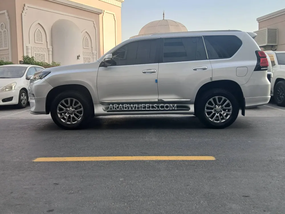 تويوتا لاند كروزر برادو 2019 for Sale in دبي Image-8