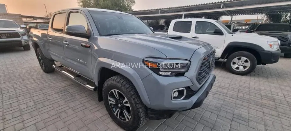 Toyota Tacoma 2020 for Sale in Ajman Image-5