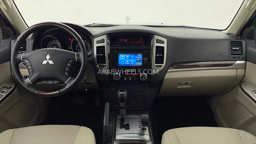 ميتسوبيشي باجيرو 2017 for Sale in دبي Image-12