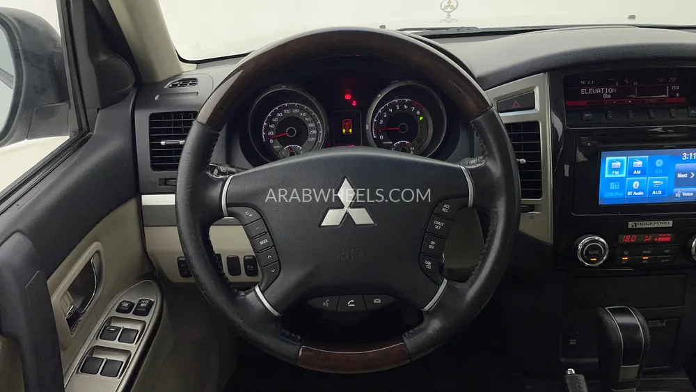 ميتسوبيشي باجيرو 2017 for Sale in دبي Image-17