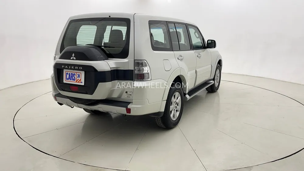 Mitsubishi Pajero 2017 for Sale in Dubai Image-3