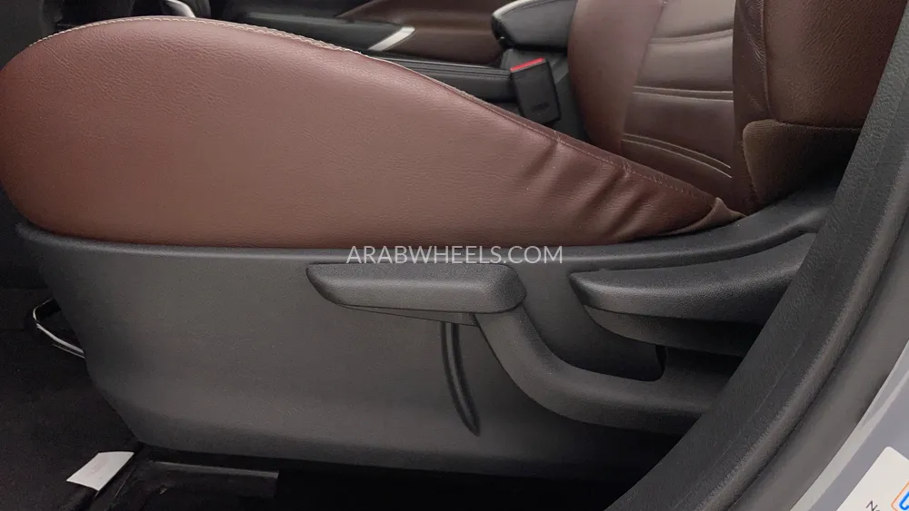 Nissan Kicks 2023 for Sale in Dubai Image-24