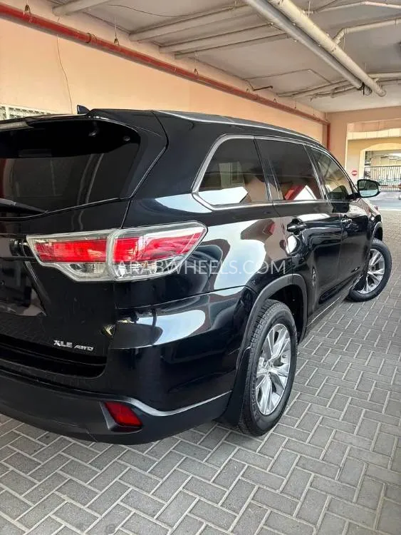 Toyota Highlander 2015 for Sale in Sharjah Image-4