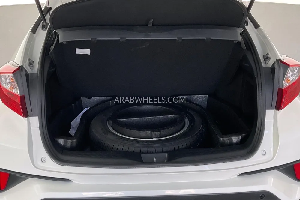 Toyota C-HR 2021 for Sale in Dubai Image-15