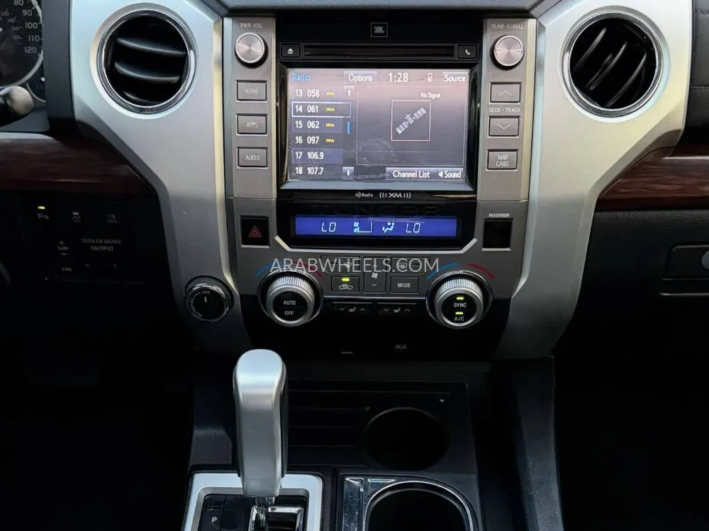 Toyota Tundra 2017 for Sale in Sharjah Image-6