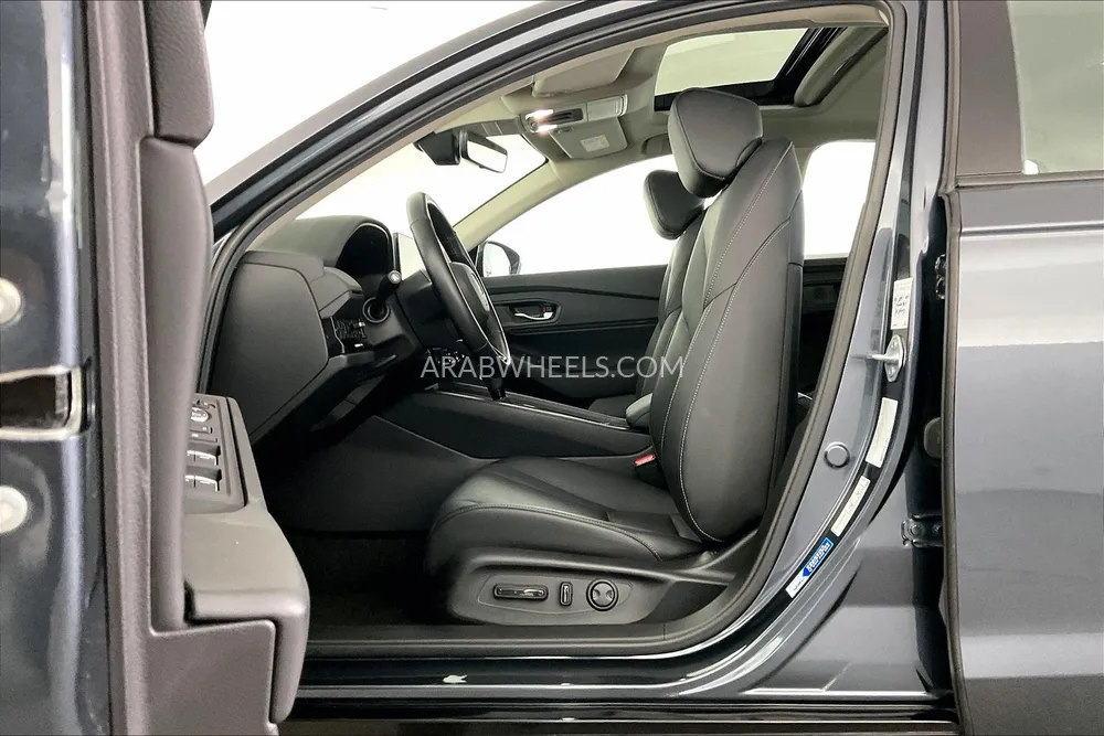 Honda Accord 2024 for Sale in Sharjah Image-25