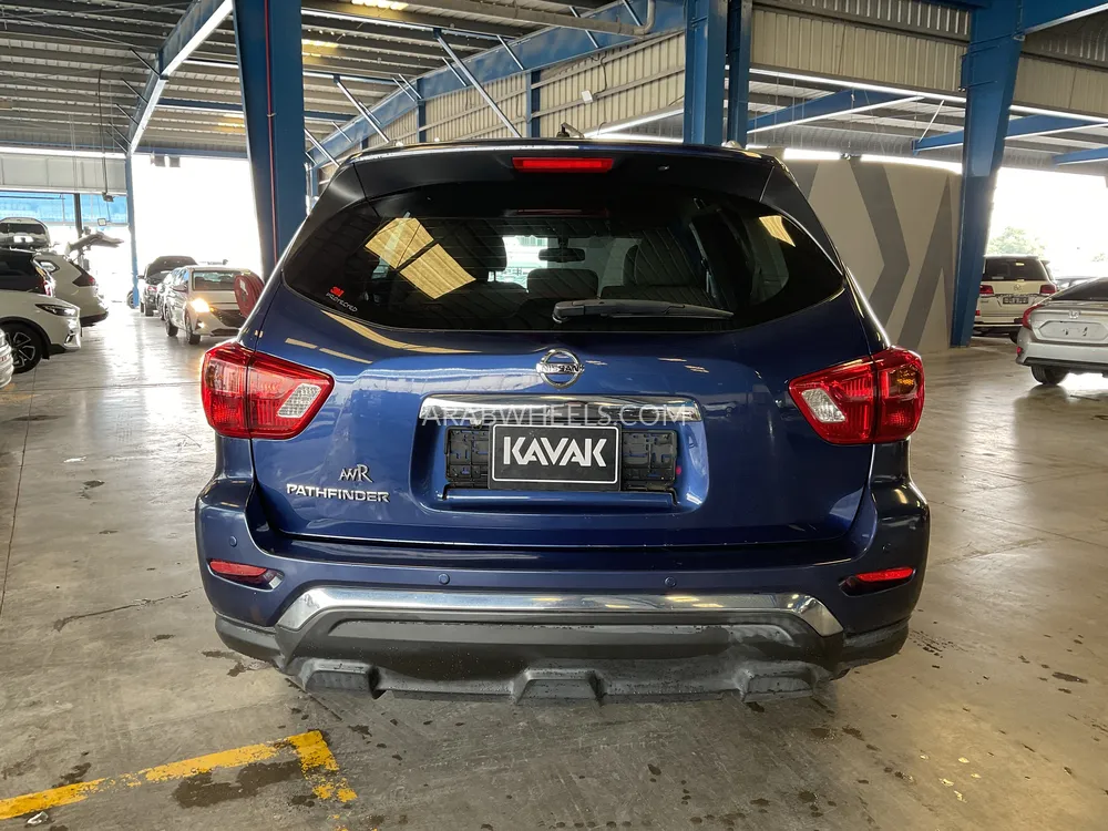 Nissan Pathfinder 2018 for Sale in Sharjah Image-5