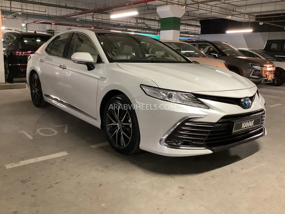 Toyota Camry 2024 for Sale in Sharjah Image-3