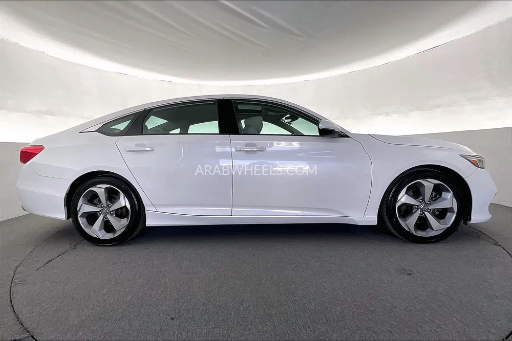 Honda Accord 2018 for Sale in Sharjah Image-8