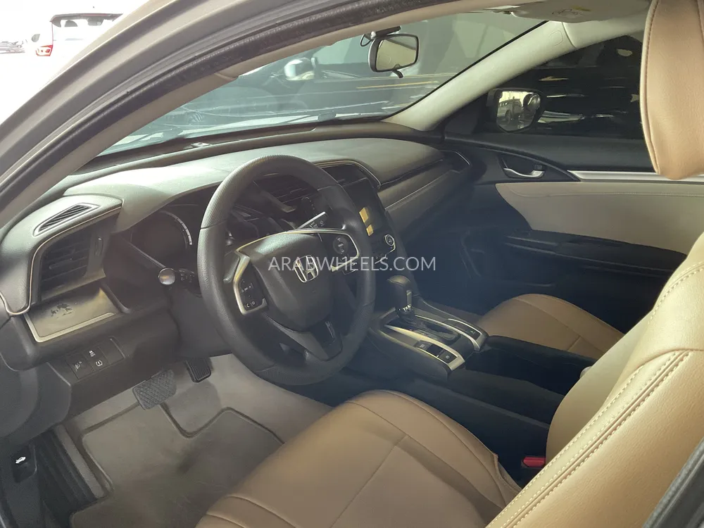 Honda Civic 2019 for Sale in Sharjah Image-7