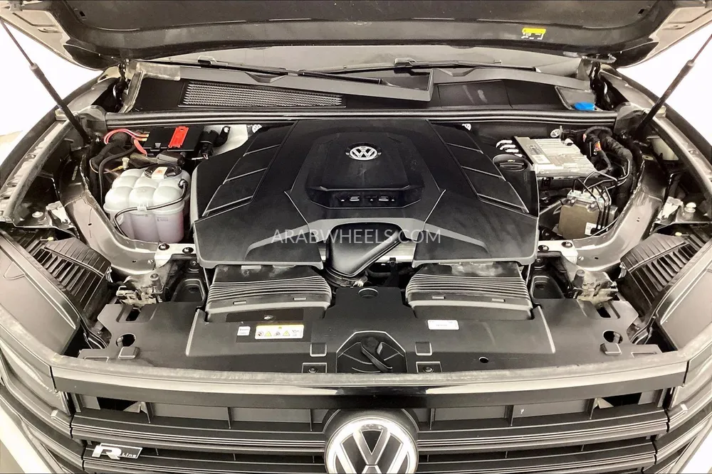 Volkswagen Touareg 2020 for Sale in Dubai Image-21