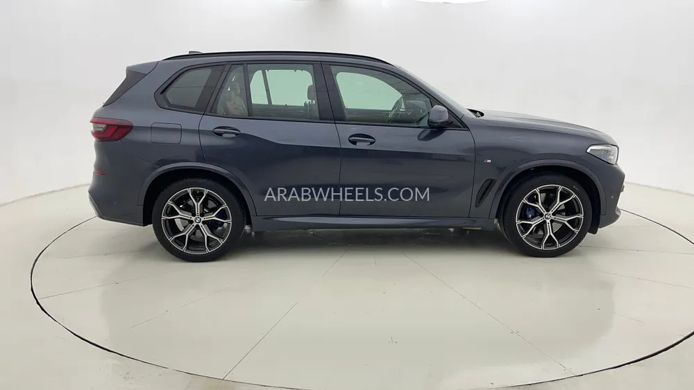 BMW X5 2022 for Sale in Dubai Image-2