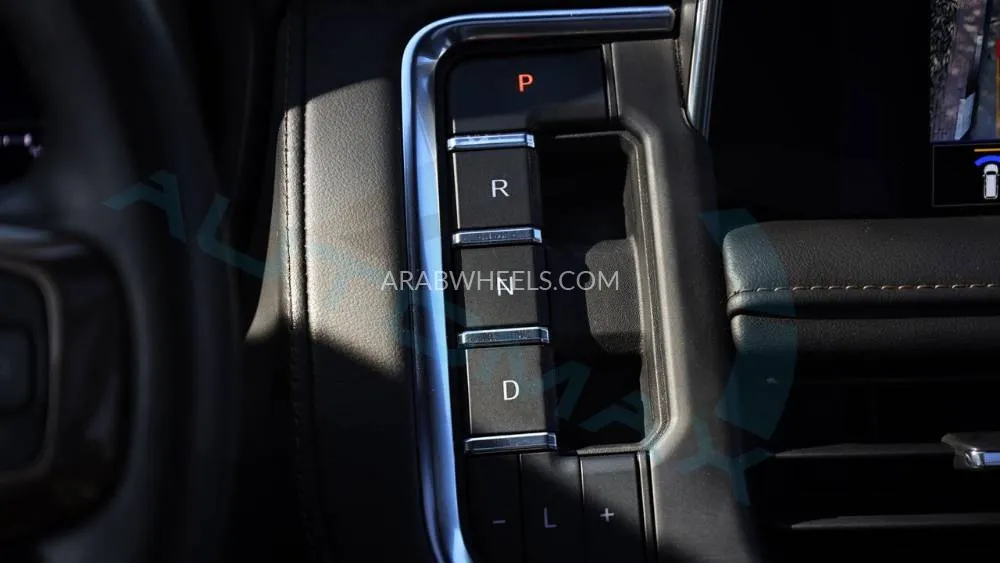 Chevrolet Tahoe 2023 for Sale in Dubai Image-19