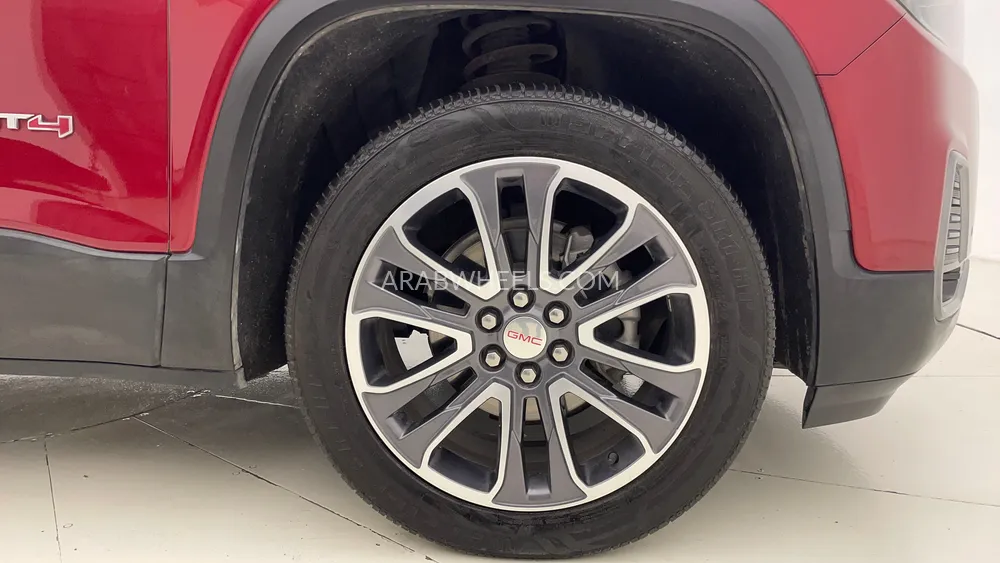 GMC Acadia 2023 for Sale in Dubai Image-10