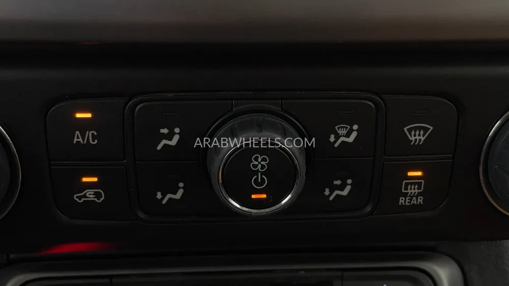 GMC Acadia 2023 for Sale in Dubai Image-46